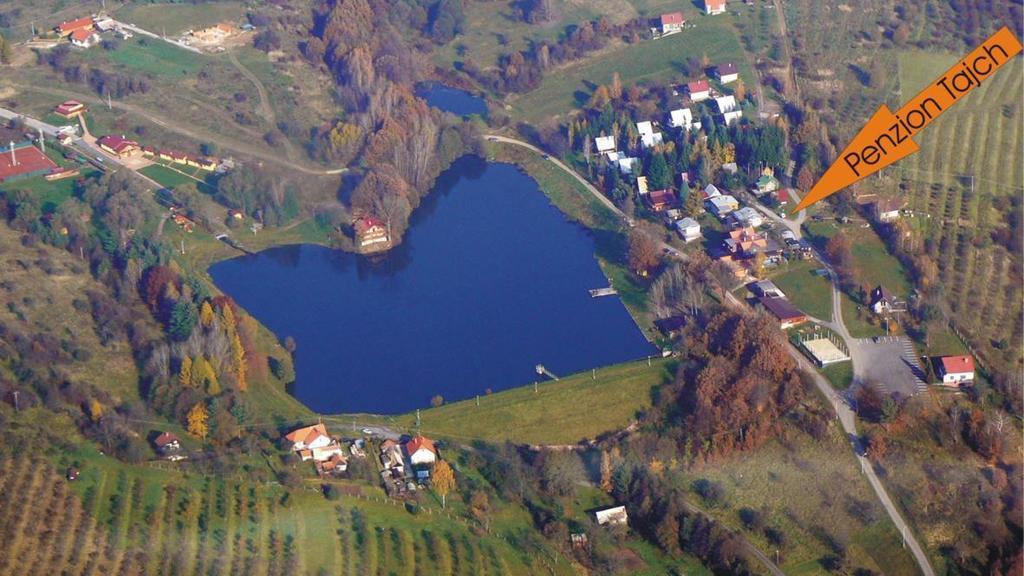 Penzion Tajch Nova Bana Luaran gambar